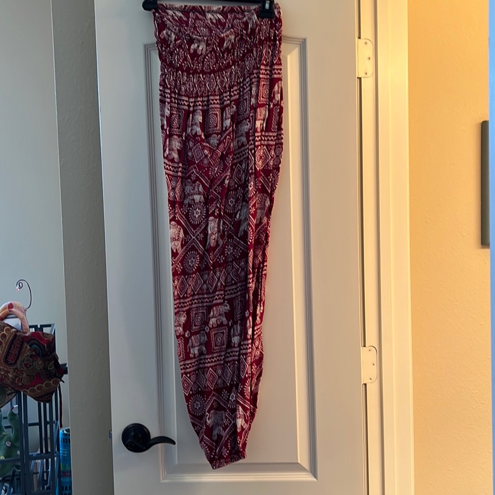 Mexicali Blues red w/elephant print in off white gypsy pant; OSFA